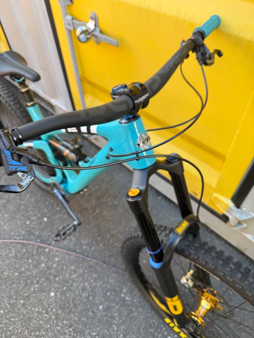 YETI SB6C クリスキング限定ゴールド ほぼ未使用 総額100万超